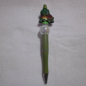 Green Turtle Beaded Pen.